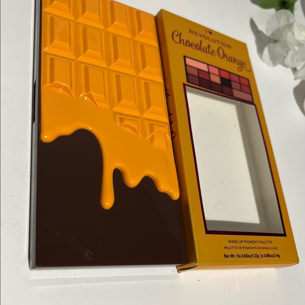 Revolution Eye Shadow Palette NIB - Picture 4 of 10